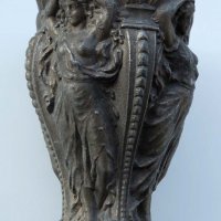 Антика, старинна ваза, скулптура, с фигури на Афродита, метална сплав., снимка 1 - Антикварни и старинни предмети - 37163579