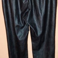 НОВ дамски спортно-елегантен панталон, имитиращ кожа. Размер S/M, снимка 2 - Панталони - 42418304