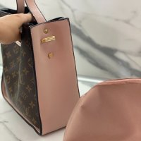 Louis Vuitton чанта с несесер, снимка 2 - Чанти - 30088955