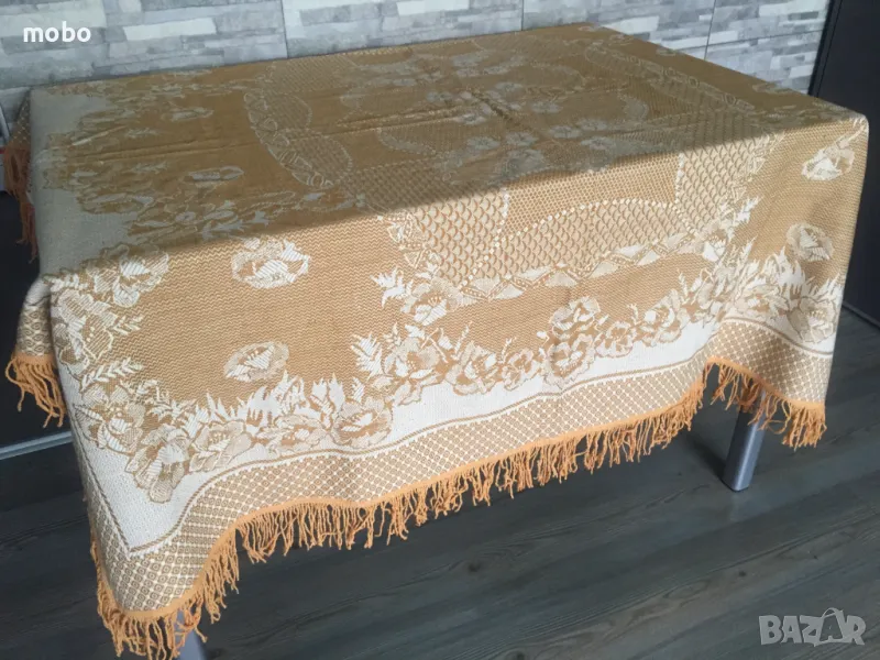 Покривка за маса с ресни – чисто нова, размер 150/150, снимка 1