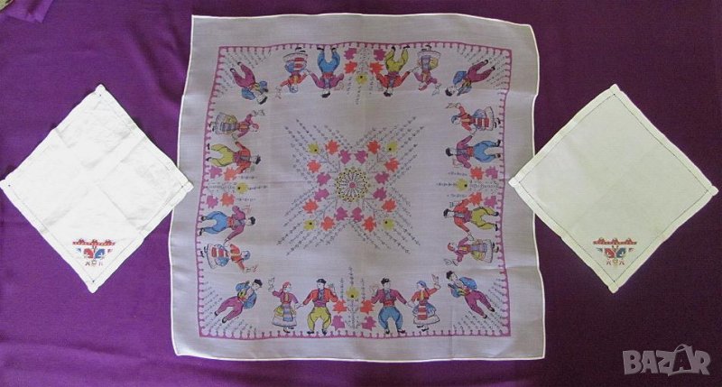 20-те Покривка, Каре и 2 бр. Ръчно Бродирани Салфетки, снимка 1