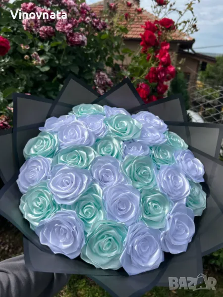 Букет от 29 сатенени рози , снимка 1