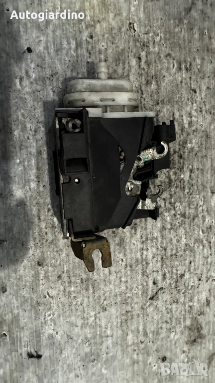 Брава за врата на Audi A4 - 801837015A, снимка 1