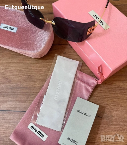 очила с черен обикновен калъф и Ув защита miu miu, снимка 1