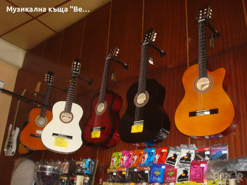 Класически китари Valencia, размер 4/4, снимка 1