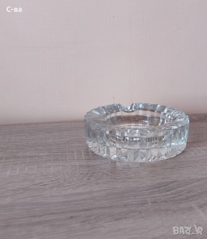 Стъклен пепелник от 80-те години , снимка 1