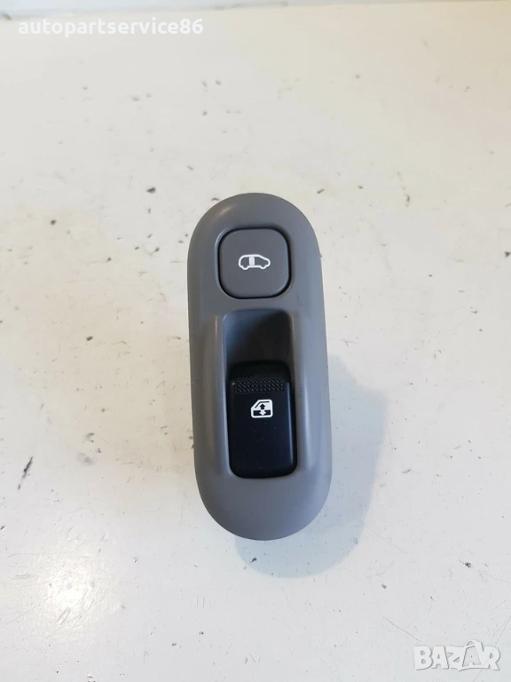 Бутон за задно стъкло на вратата за KIA Carnival (2006–2011) 93580-4D300, снимка 1