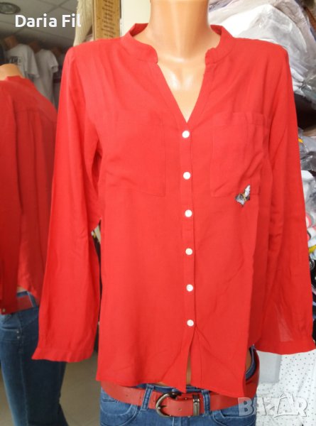 Червена риза с джобчета и остро деколте, снимка 1