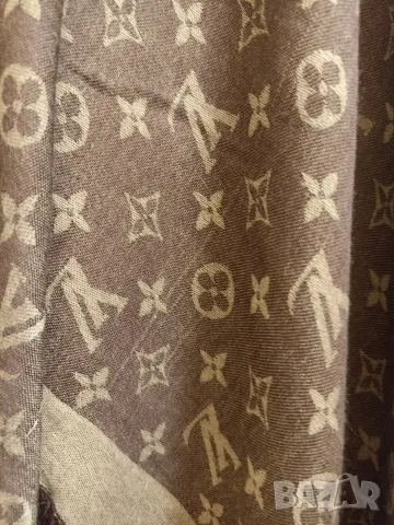 Дамски шал Louis Vuitton, снимка 11 - Шалове - 56045813