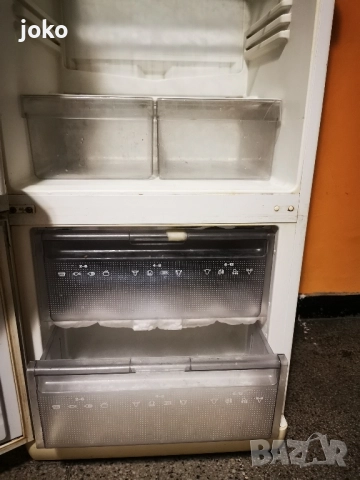 Хладилник с фризер SIEMENS, снимка 5 - Хладилници - 52476679