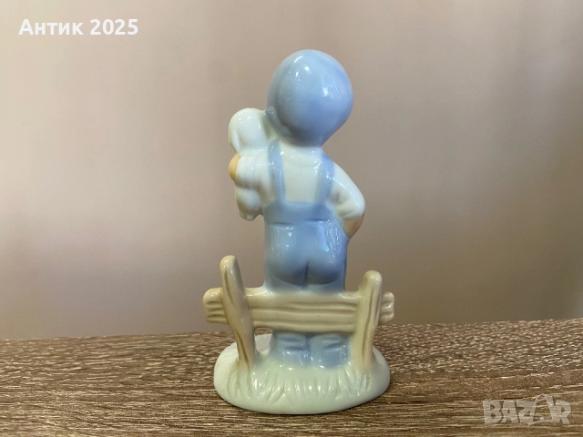 Винтидж порцеланова фигурка „Момче с агънце“, снимка 2 - Антикварни и старинни предмети - 52829642