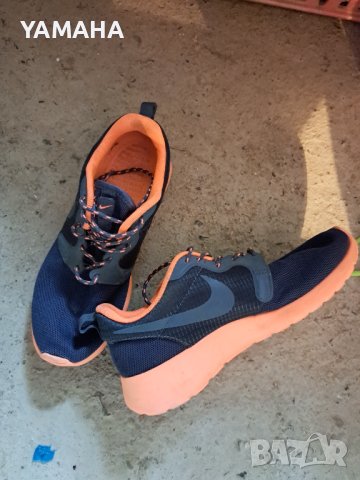 Nike  Дамски Маратонки 38, снимка 3 - Маратонки - 40847941