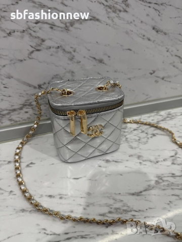 Chanel сребриста чанта, снимка 3 - Чанти - 55829453