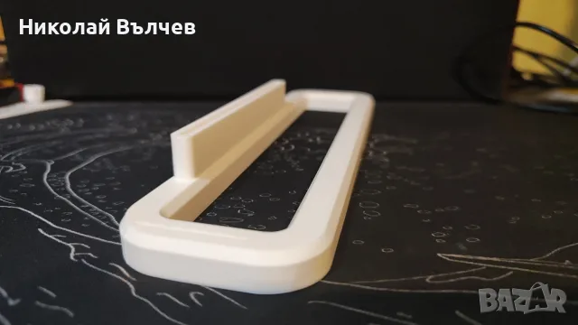 Елегантна стойка за видеокарта.
