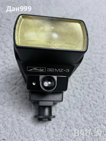 Светкавица за фотоапарати на немската фирма Metz
