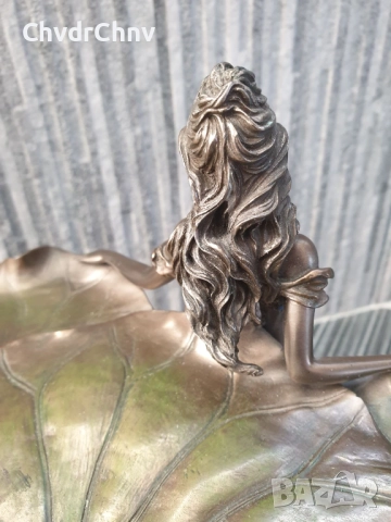 24см-2кг бронзов резин/италианска пиедестална фигурална фруктиера-бонбониера/фигура на фея с лилия, снимка 7 - Декорация за дома - 52972341