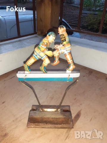 Стара ламаринена играчка - боксьори