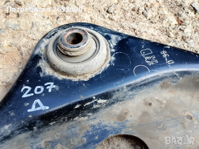 Peugeot 207 Пежо 207 ляв десен носач носачи, снимка 3 - Части - 51715140