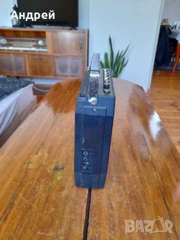 Старо радио,радиоприемник Урал Авто 2, снимка 5 - Антикварни и старинни предмети - 37607774