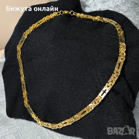 Ланец от висококачествена медицинска стомана с орнаменти кръстове.