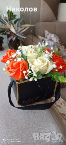 ухаещи луксозни рози за Вашият празник, снимка 1 - Изкуствени цветя - 35453215