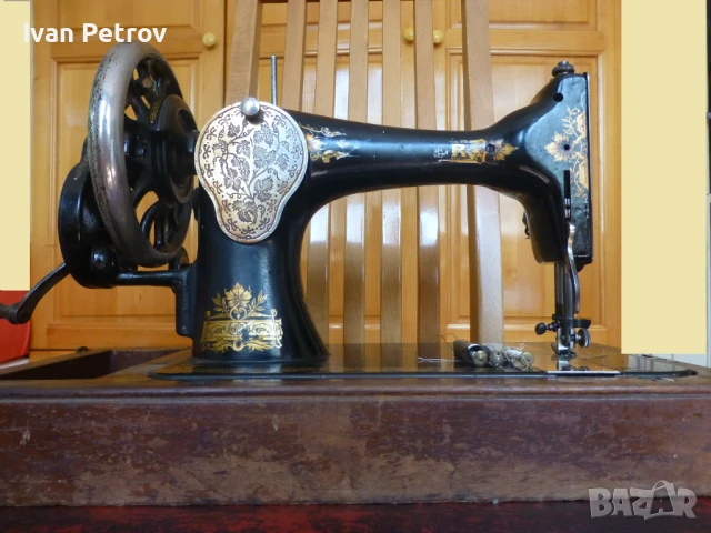 An antique Singer Sewing Machine for sale, снимка 2 - Индустриална техника - 51276816