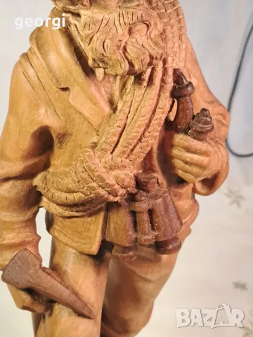 дървена статуетка златотърсач авторска дърворезба 24/5, снимка 3 - Статуетки - 49588392