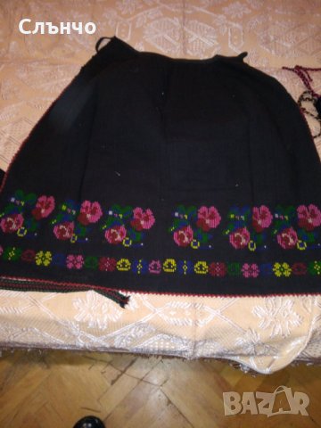 Автентични престилки ръчна изработка , снимка 3 - Антикварни и старинни предмети - 42894201