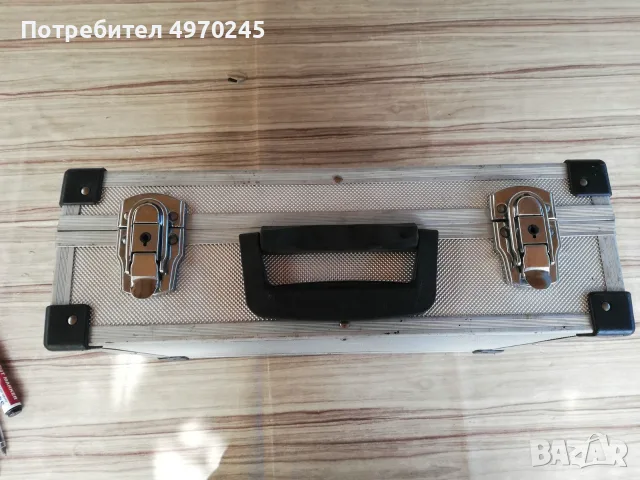 Куфарче с метална основа, снимка 3 - Куфари - 56369727