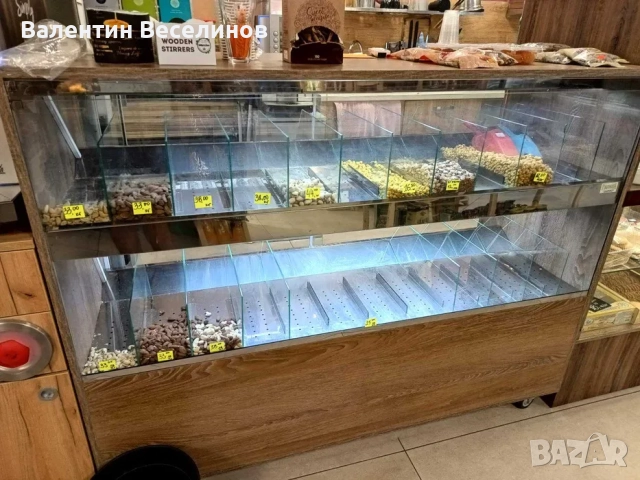 Хладилна витрина , снимка 1