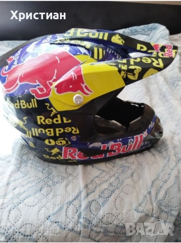 Продавам Red Bull каска, снимка 3 - Спортна екипировка - 52347997
