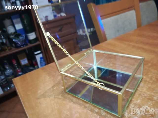 красива стъклена кутия с златен обков 1303240727