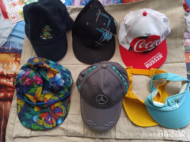  шапки с козирка