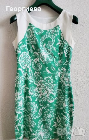 Стилна рокля в свежо зелено