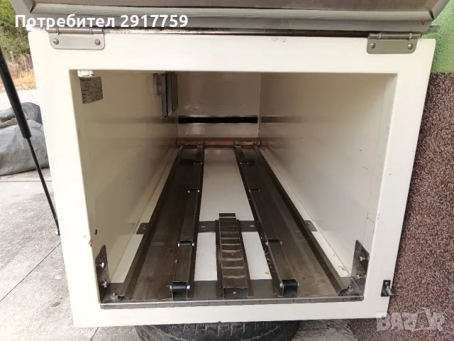 Продавам специализиран хладилник (хладилна камера) за катафалка, подходящ за вграждане в пр, снимка 4 - Друго търговско оборудване - 56149947