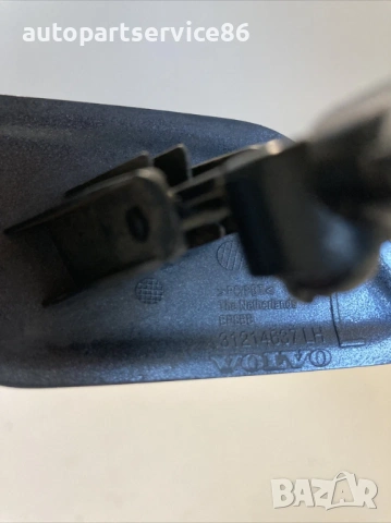 Помпа за измиване на лява фар за Volvo C30 1.6 TDI 109HP (2012) 31214637, снимка 2 - Части - 54125932