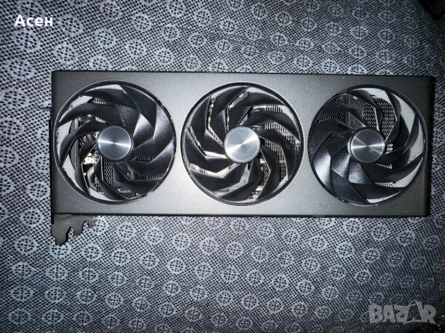 продавам видеокарта SAPPHIRE AMD Radeon RX 7900 XTX Vapor-X 24GB GDDR6 Nitro+ 