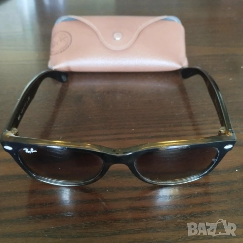 Слънчеви очила Ray Ban (унисекс) - черна рамка с кафяви оттенъци, кожен калъф.