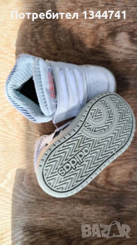 Обувки Adidas 21 номер, снимка 2 - Бебешки обувки - 50707145