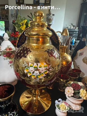 Murano Italy 1961 - ръчно рисувана бонбониера с капак, прекрасни цветя в злато и рубинено червено