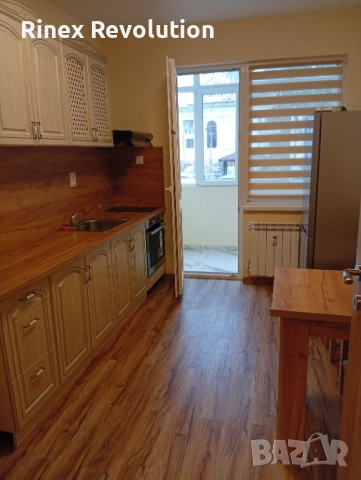 Тристаен апартамент под наем в Центъра