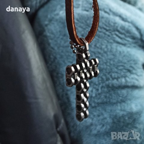 3283 Мъжко колие с двойна верижка и стоманен кръст, снимка 4 - Колиета, медальони, синджири - 38861255