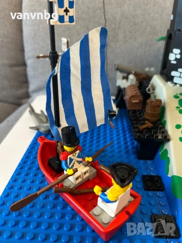 Lego Pirates Rock Island Refuge 6273, снимка 2 - Конструктори - 53981756