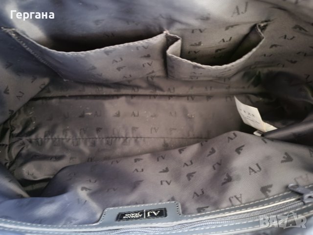 Армани лачена чанта , снимка 2 - Чанти - 38930753