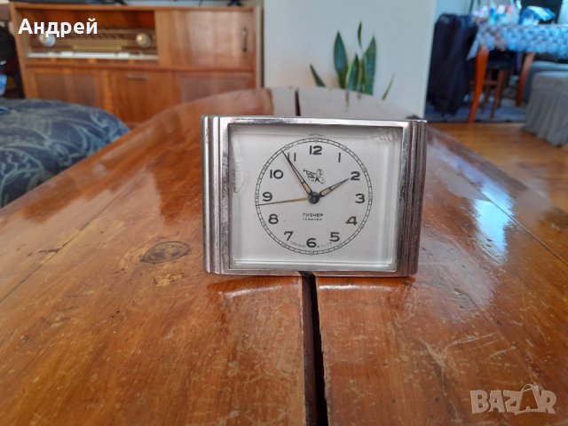 Стар часовник,будилник Пионер #2, снимка 1 - Други ценни предмети - 34135487