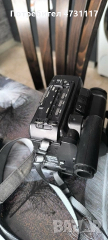 Винтидж видеокамера JVC Videomovie GR-AX2  , снимка 3 - Ресийвъри, усилватели, смесителни пултове - 53961908