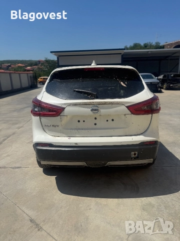 Nissan Qashqai 1.3tce140hp HR13 НА ЧАСТИ, снимка 4 - Автомобили и джипове - 51659570