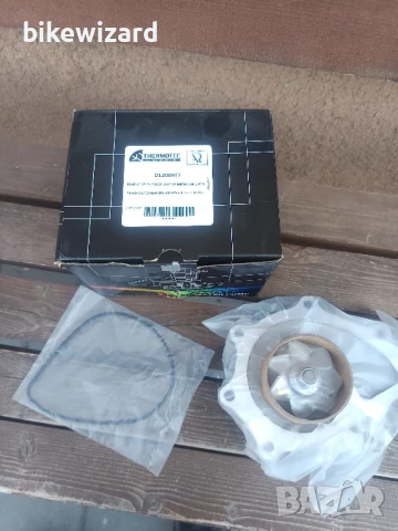 Thermotec водна помпа за Lexus IS220 НОВА