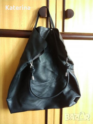 Модерна и елегантна черна дамска чанта с аксесоар към нея, снимка 6 - Чанти - 33934704