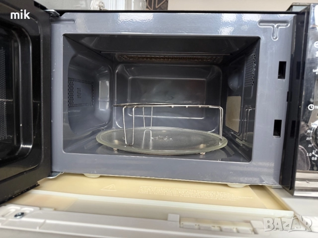 Черна микровълнова печка с грил , снимка 3 - Микровълнови - 52972596